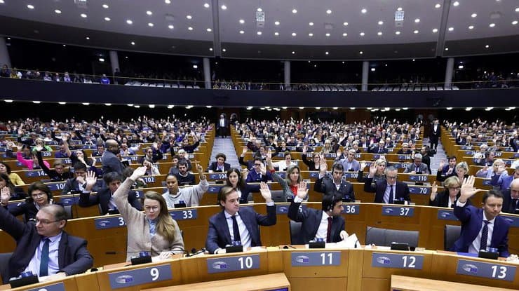 Європарламент закликав зняти обмеження на удари ЗСУ по росії