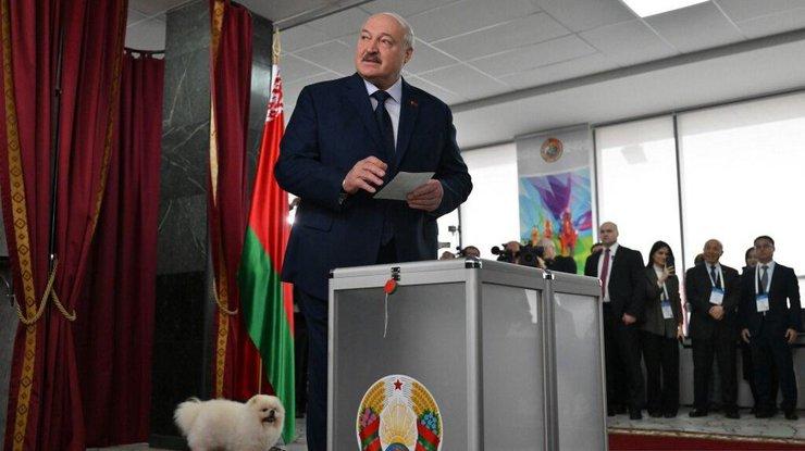 "Belarusian opposition rejects the election results as 'Lukashenko seeks to reappoint himself' (video)."